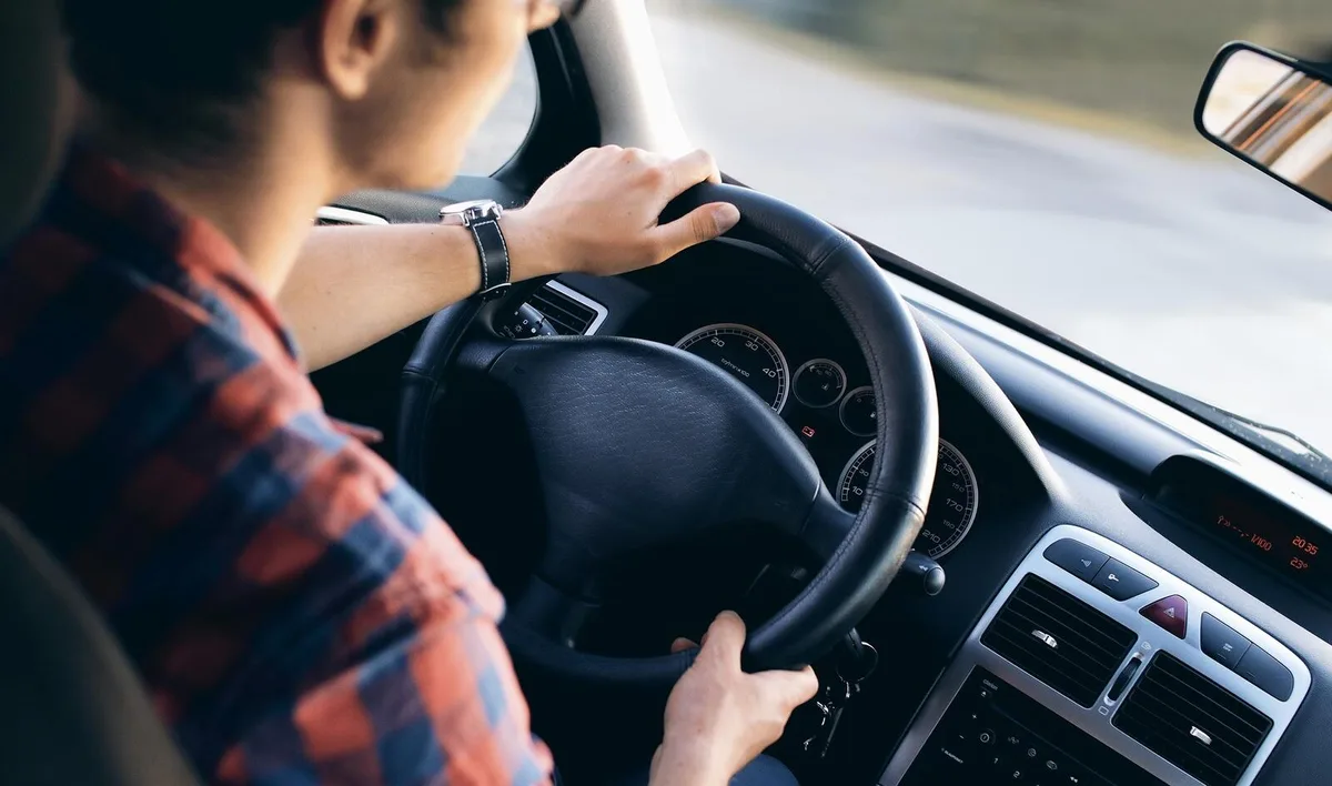 https-zueriost-ch-sites-default-files-media-2021-10-18-driving-2934477_1920-jpg Die grossräumige Umleitung der Pilgerstegstrasse kommt bei Autolenkern nicht gut an.