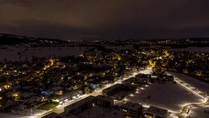https-zueriost-ch-sites-default-files-media-2021-10-21-dji_0001_sunnige_hof-jpg Blick über die Silbergrueb in Mönchaltorf: Die Lichtemissionen sind vor allem im Winter wegen der Reflexion hoch. , Die Lichtverschmutzung hat Einfluss auf das Leben von Menschen, Tieren und Pflanzen.