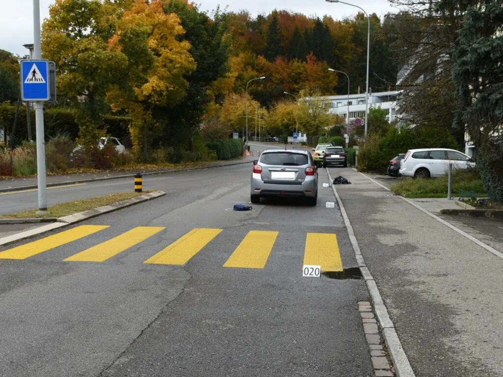 https-zueriost-ch-sites-default-files-media-2021-10-23-rdz001_1-jpg Der Unfallort auf der Gestenrietstrasse.