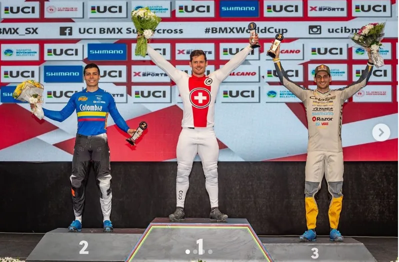 marquart Er steht zuoberst: Simon Marquart schreibt als Gesamtweltcup-Sieger Geschichte.