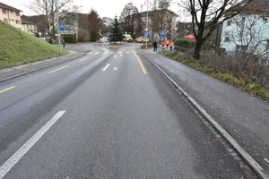 50_vu_ie_4_12_18_def_kpzh_ple_0370 Bei diesem Kreisel in Illnau-Effretikon war es zum tödlichen Unfall gekommen.