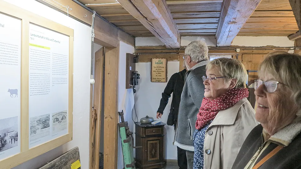 071121_ausstellunglandiwilaturbenthal_2_bre_neu Das Wilemer Ortsmuseum lädt die Besucherinnen und Besucher auf eine Reise in die Vergangenheit ein., Lokalhistoriker Wolfgang Wahl hatte dafür viel Recherche betrieben.