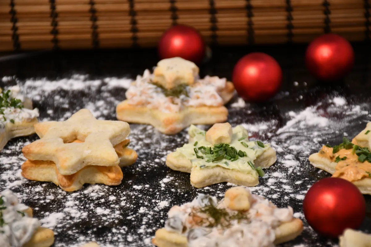 g75_2955 Diese salzigen Guetzli schmücken jedes Weihnachtsbuffet. , Der Kreativität sind keine Grenzen gesetzt. , Lecker und doch leicht: Mit diesem Amuse Bouche bleibt auch noch genügend Platz für den Hauptgang.