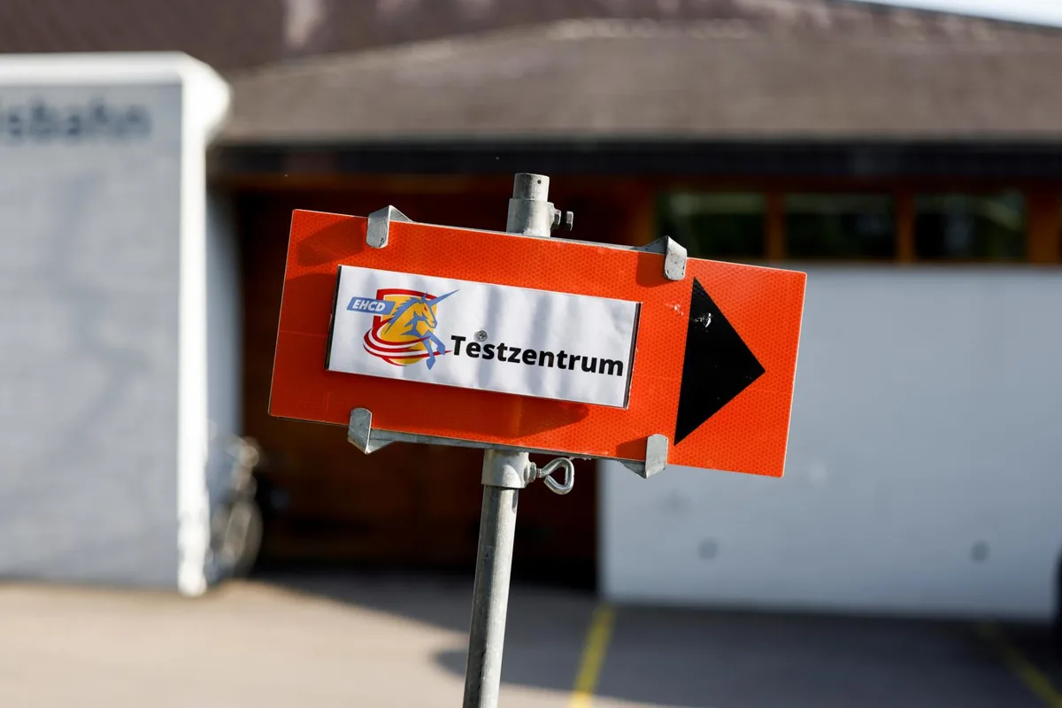 Für die Zuschauer bietet der EHC Dübendorf ein Testcenter an - nun hat es einige Spieler erwischt.