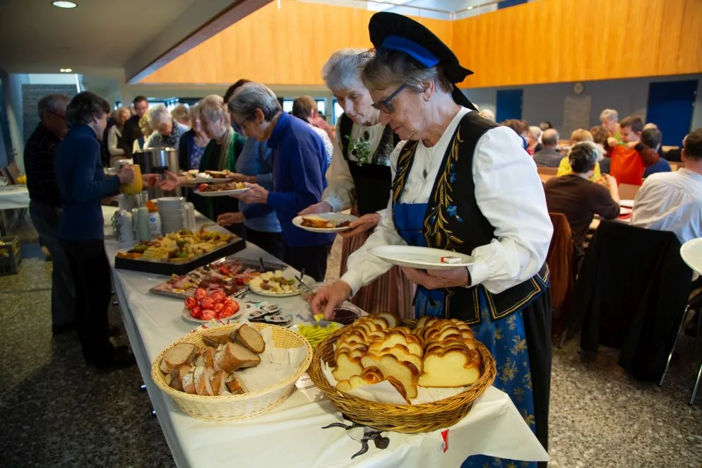 neujahrsbrunch_zell_2020 Wila und Turbenthal feiern draussen - anders sah noch der Neujahrsbrunch der Gemeinde Zell 2020 aus.