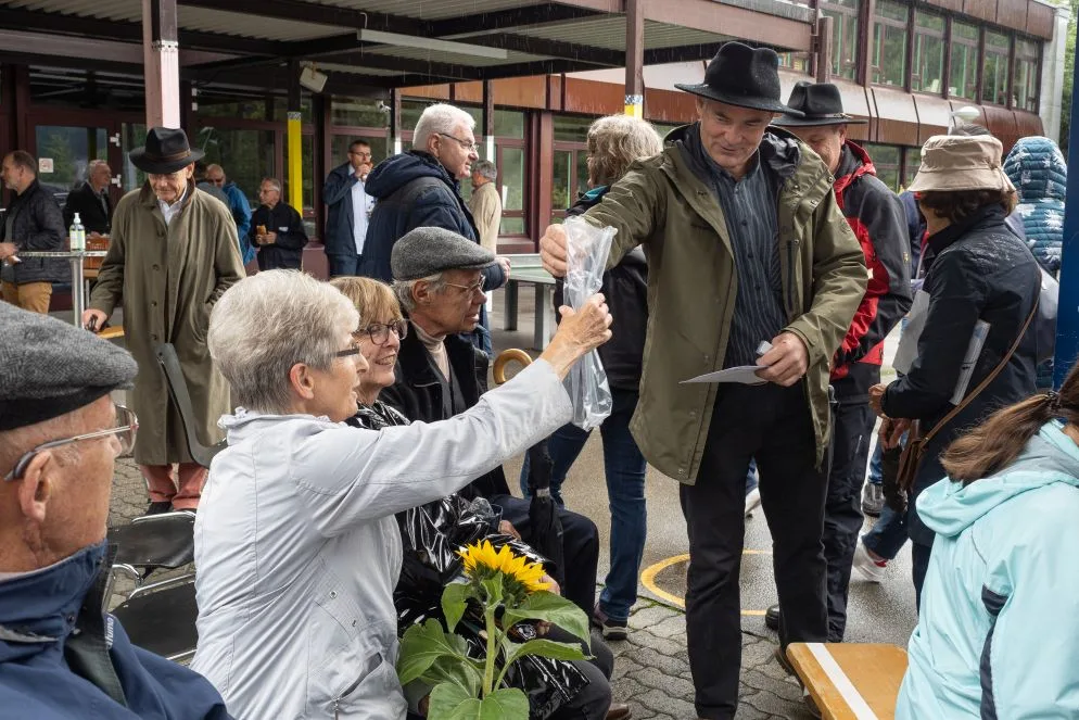 Der Baumer Gemeindepräsident Andreas Sudler an der 1.-August-Feier., Im vergangenen Jahr hatte die Gemeindeverwaltung viel zu tun: Es wurden unter anderem viele Baugesuche eingereicht., Andreas Sudler engagiert sich für den Holzwärmeverbund in Bauma und freut sich, dass dessen Akzeptant gross ist.