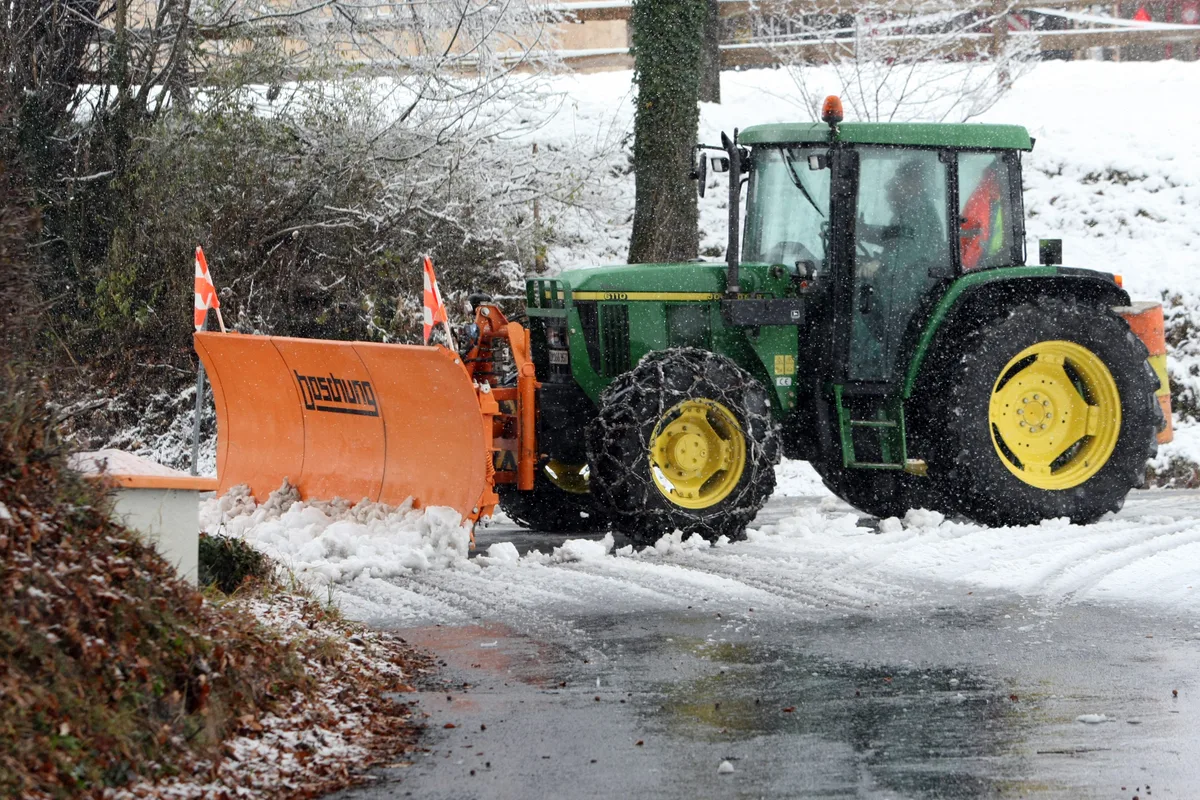 Das «John-Deere-Traktörli» in Seegräben bekommt einen neuen Salzstreuer.