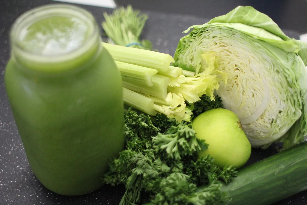 smoothie-entgiftung-gruen Detox-Januar? Mit dieser Vitaminbombe kein Problem.