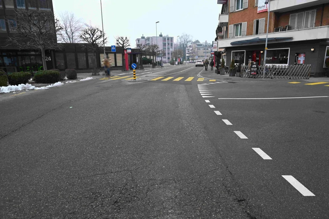 16012022_verkehrsunfall_rapperswil-jona An dieser Kreuzung hat sich am Samstagmittag ein Unfall zwischen einem Auto und einem jungen Fussgänger ereignet.