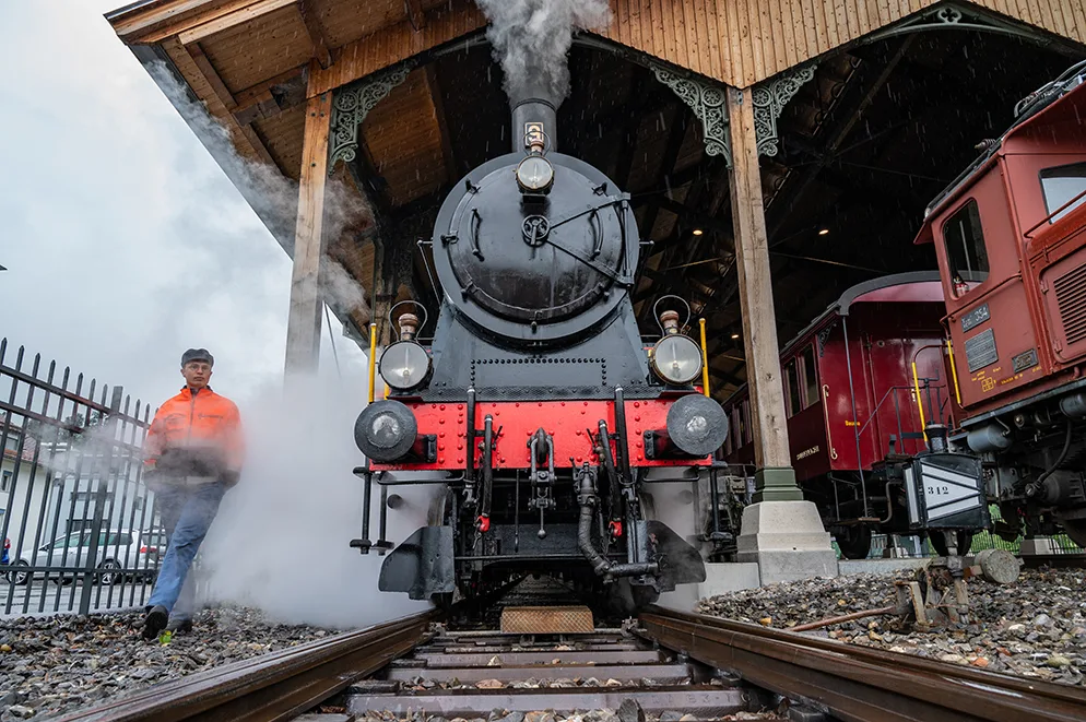 dvzo-1 Der DVZO hat im Herbst zur «Zeitreise Zürcher Oberland» eingeladen., Dabei verkehrten die Züge von Donnerstag bis Sonntag zwischen Bauma und Hinwil., Auch Elektrozüge kamen auf dieser Strecke zum Einsatz.