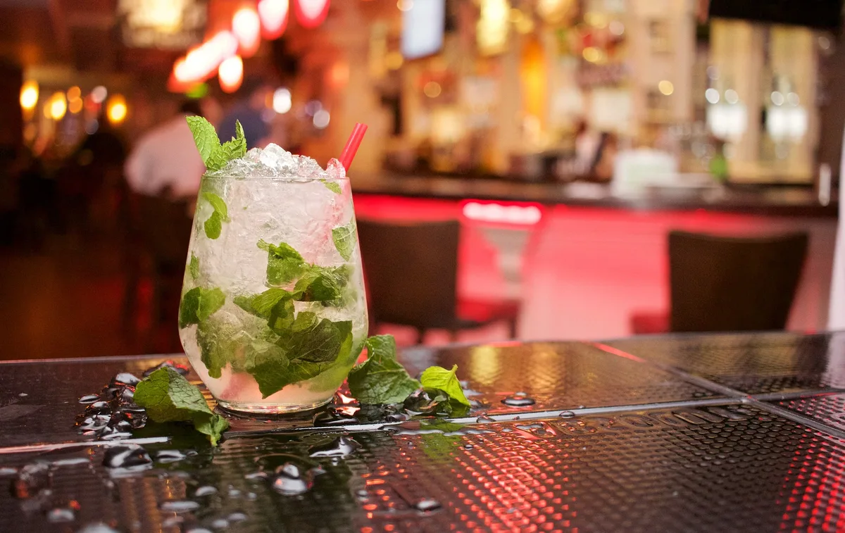 mojito Wenn Sie sich im europäischen Winter nach der kubanischen Küstenluft sehnen, könnte ein Virgin Mojito das Richtige sein.