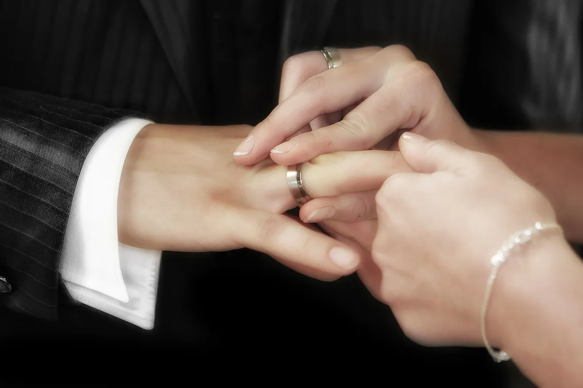 Verheiratet oder nicht? Eine Angabe, die für die Behörden von Bedeutung ist und wo deshalb nicht geflunkert werden darf.