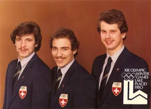 https-zueriost-ch-sites-default-files-media-2022-02-04-olympia80_gross_preview-jpg Das Oberländer Rodler-Trio in Lake Placid 1980: Markus Kägi, Reto Filli und Ueli Schenkel (von links).