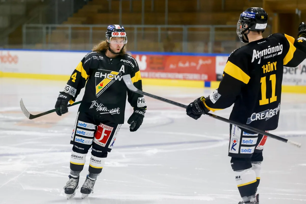 Auch Dennis Urech (links) und Gian Andrea Thöny trafen beim 8:5-Sieg Wetzikons gegen Prättigau