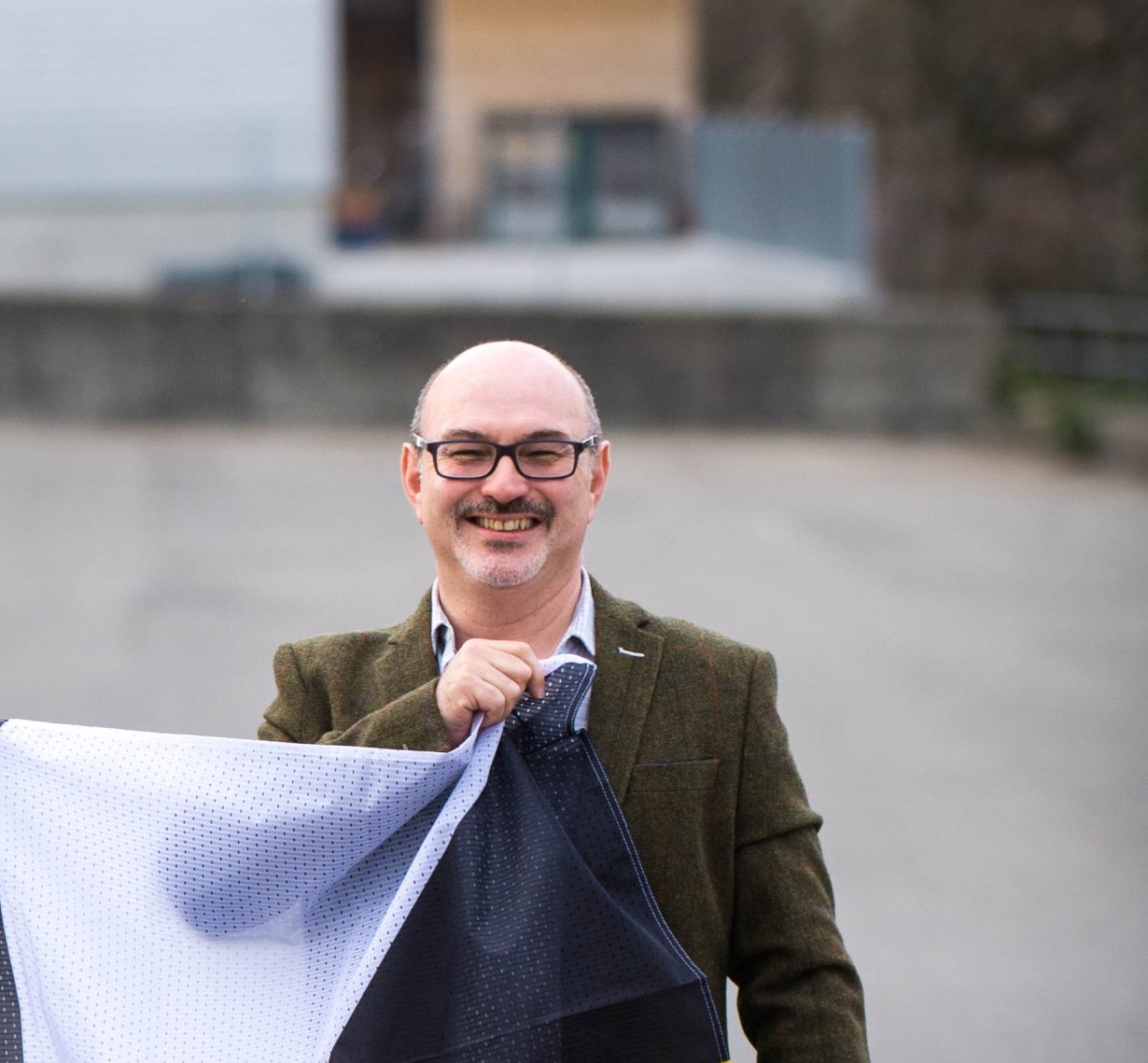 Auf dem Foto ist Gemeindeschreiber Christian Schmid zu sehen. 