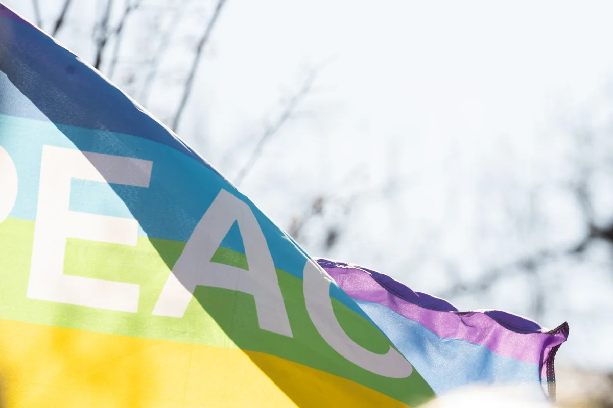https-zueriost-ch-sites-default-files-media-2022-03-08-flagge_ukraine-jpg