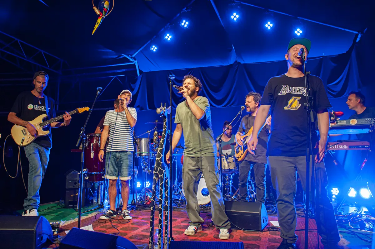 https-zueriost-ch-sites-default-files-media-2022-03-16-mittwuchsmusig_fsg-114-jpeg Die Band «Fusion Square Garden» hat eine enge Beziehung zum Zürcher Oberland. Nun spielt sie ihr letztes Konzert überhaupt.