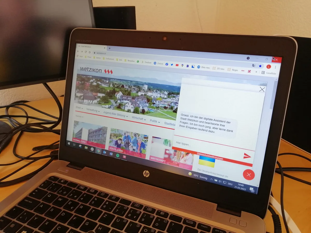 Die Website der Stadt Wetzikon macht mit dem Chatbot einen weiteren Schritt in Richtung Digitalisierung.