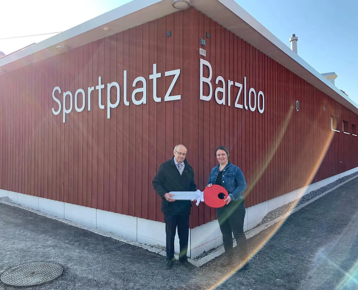 277076622_147853644379738_5280589621871378587_n FC-Präsident Max Hächler und Liegenschaftenvorsteherin Rajka Frei.