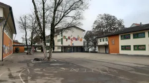 11122020_birchlen6_tba_preview_0 Jetzt sind die Schulpflegen besetzt. Im Bild das Schulhaus Birchlen.