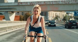 1-4_swissshorts_ueber_wasser_1_0