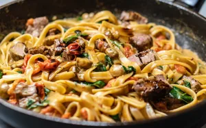 20_geschnetzeltes_unsplash_v2z6yhp_6gc-unsplash Geschnetzeltes und Nudeln an Rahmsauce: ein feines Mittagessen – das in einer Oberländer Tagesfamilie ab zu einem Unfall führte.