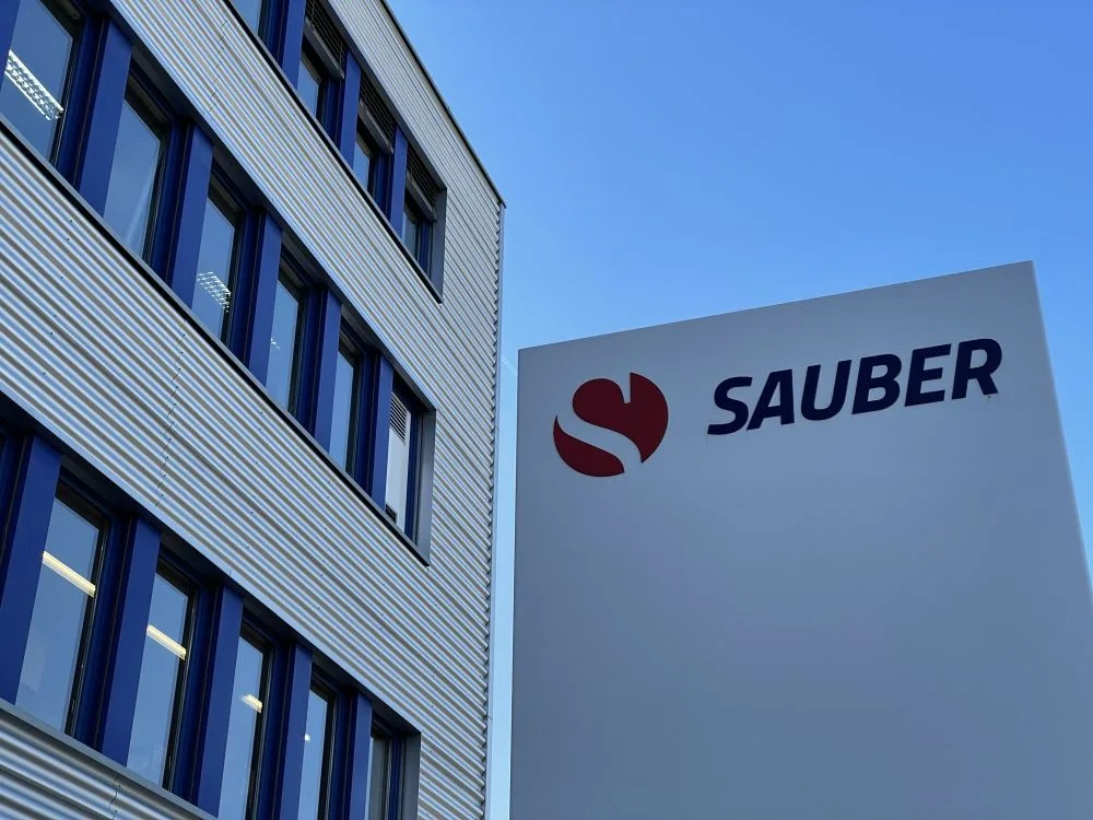 Sauber-Logo an der Wildbachstrasse in Hinwil: Übernimmt bald Audi als Besitzer?