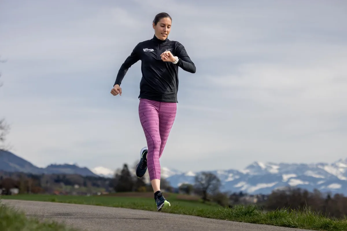 Noch öfter als üblich blickt Fabienne Schlumpf derzeit auf die Pulsuhr.