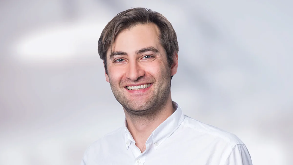 Augenarzt Dr. med. Darius Madjdpour von den Augenärzten Zürich - Zentrum Wallisellen. 