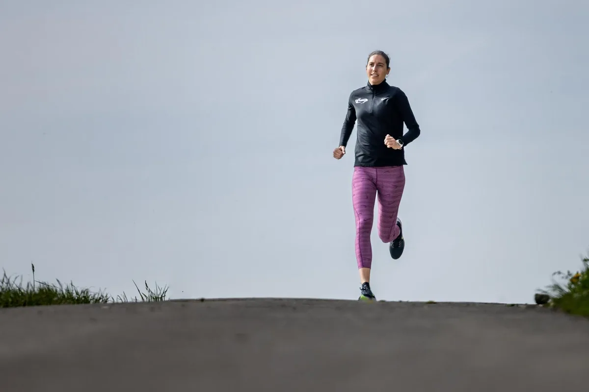https-zueriost-ch-sites-default-files-media-2022-05-23-laufsport-fabienne-schlumpf-pfaeffikon-crm-5_preview-jpg Fabienne Schlumpf im Training. Die Wetzikerin steigt im Juni wieder in den Wettkampfbetrieb ein.