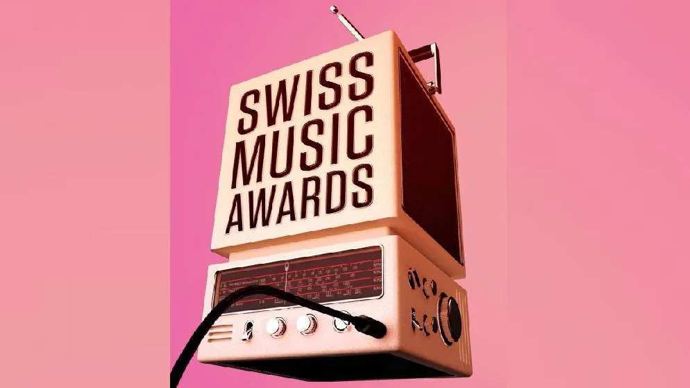 https-zueriost-ch-sites-default-files-media-2022-05-25-sma4-jpg An den diesjährigen Swiss Music Awards sind auch Musikschaffende aus der Region aufgetreten., Einer von ihnen ist Arber Rama (EAZ) aus Wetzikon., Zusammen mit dem Rapper Xen hat er einen ersten Vorgeschmack auf ihr Kollabo-Album abgeben, das dieses Jahr erscheinen soll., Nicolas Herzig alias Loco Escrito aus Uster wird ebenfalls auftreten., Auch die Dübendorferin Naomi Lareine rockte die Zuger Bossard Arena am Mittwochabend.