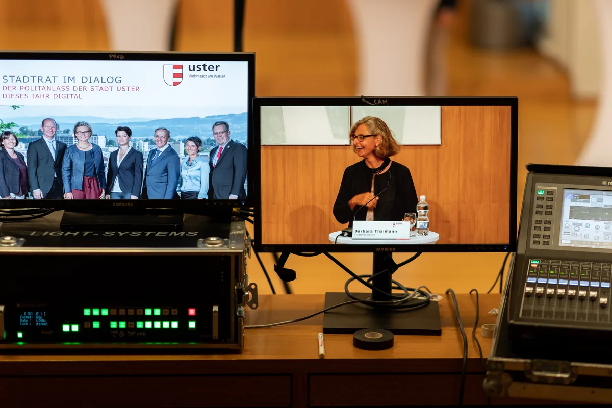 uster_04062020_stadtratdialog_crm_3_0 Kein Stream wie 2020: Dieses Jahr steht Stadtpräsidentin Barbara Thalmann wieder persönlich der Bevölkerung Rede und Antwort.