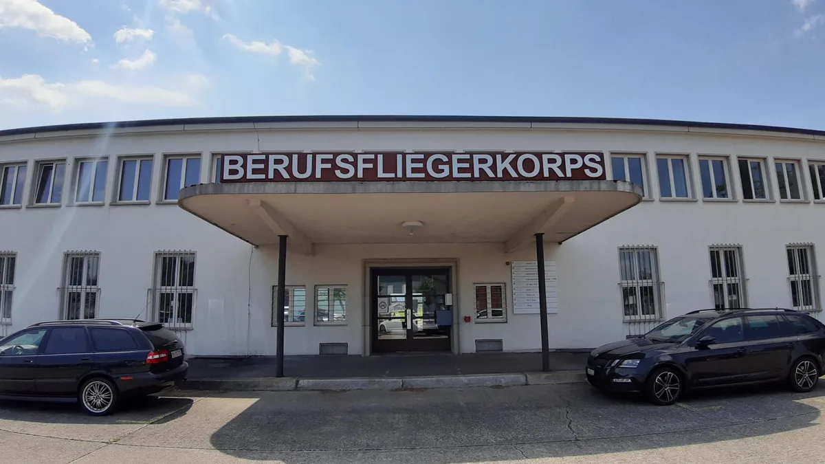 Das frühere Abfertigungsgebäude der Swissair auf dem Flugplatz Dübendorf.