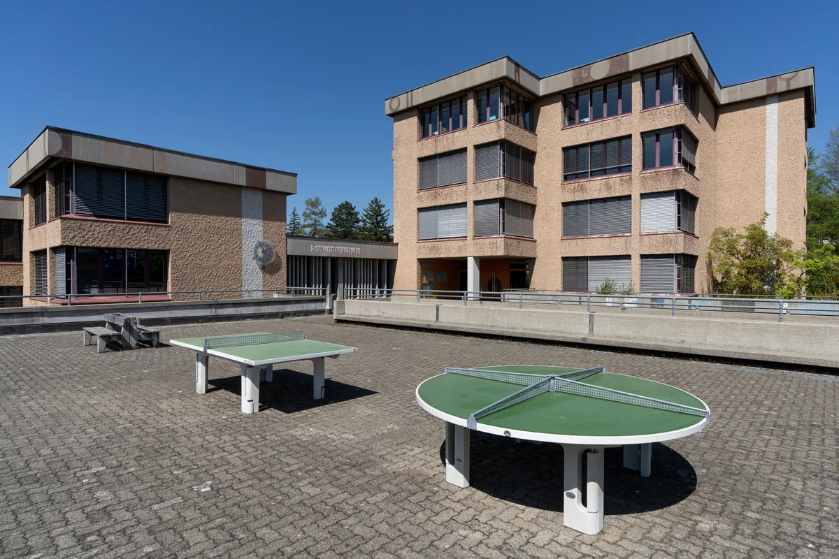 uster_14042020_staegenbuck_crm_5 Das Schulhaus Stägenbuck ist sanierungsbedürftig. Wegen eines technischen Fehlers wurde das Postulat zu dem Thema verschoben.