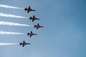 uster_greifenseelaufimpressionen_uster_23-09-2019_tz_mav_10_preview Die Tiger der Patrouille Suisse sind im Vergleich zur F/A-18 regelrechte Flüsterjets.