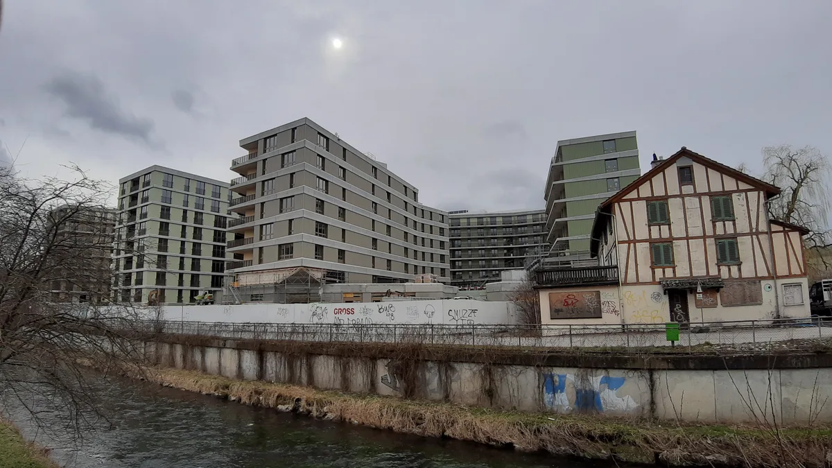 20200225_125119 Die Siedlung Riedgarten bekommt einen Zugang zum Wasser., die Baustelle kann umfahren werden.