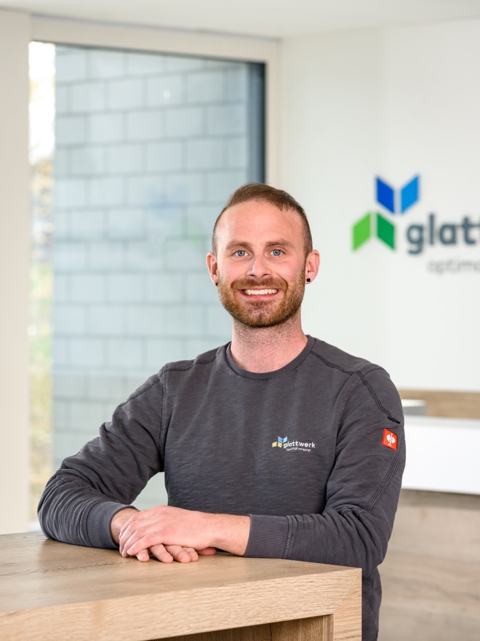 Porträtfoto von Sandro Huber, Energieberater bei der Glattwerk AG in Dübendorf.