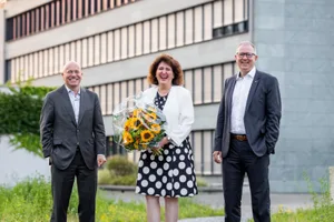 gemeinderatspraesidentin-corneliaschwarz-duebendorf-crm-4_preview Die neue Ratspräsidentin Cornelia Schwarz mit dem ersten Vize Patrick Schärli (rechts) und dem zweiten Vize Roger Gallati.