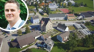 20220701-bildkombo-basler-gehoerlosendorf Marc Basler ist der neue Leiter des Gehörlosendorfs., Er möchte, dass das Gehörlosendorf als Dorf im Dorf wahrgenommen wird., Mit dem neuen Selbstbestimmungsgesetz kommen viele Herausforderungen auf die Institution zu.