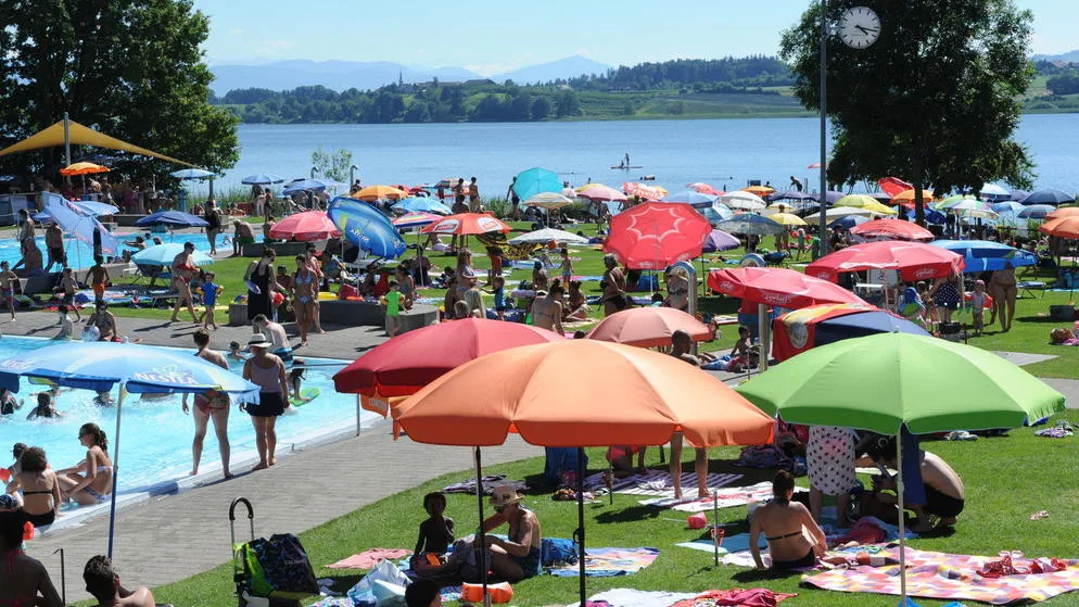 badi Das Schwimmbad Andelfingen erhält ein neues Reglement. (Bild: Google Street View)
