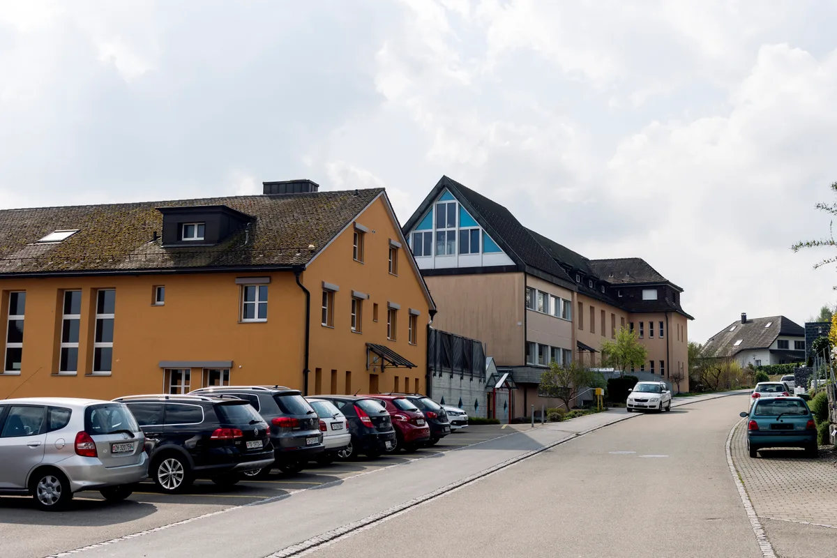 zo_wsc6157 Auf mehreren Strassen in Lindau sollen künftig Autos weniger schnell fahren.