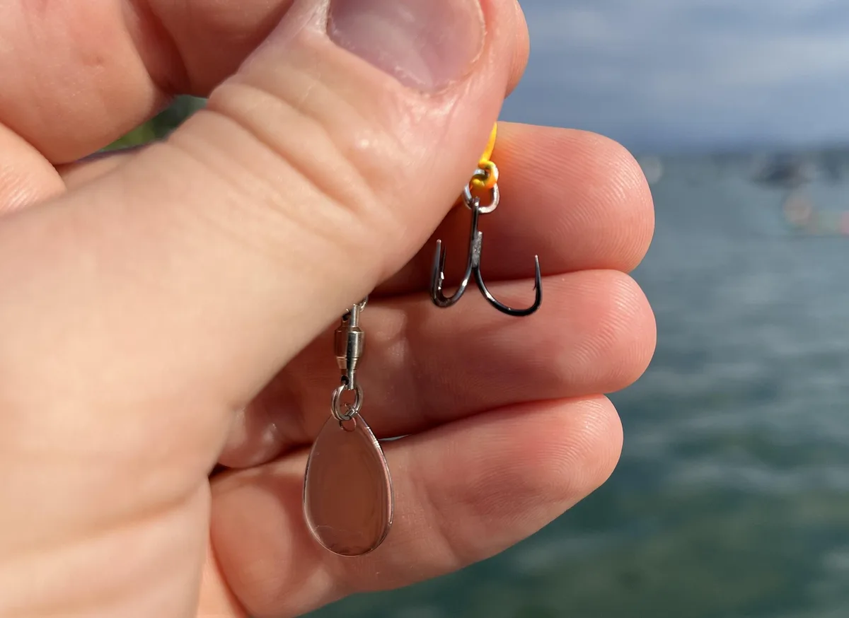 Festgestellter Drillingshaken: Die Kantonspolizei Zürich verzeigte deshalb Fischer am Greifen- und Pfäffikersee.