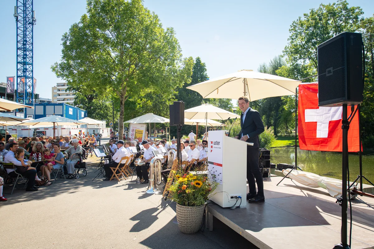 1-august-feier-nationalfeiertag-uster-sbo-16 Avenir Suisse Direktor Peter Grünenfelder wies in seiner Rede in Uster auf Wichtigkeit der politischen Mitsprache hin., Für die Unterhaltung sorgte das Militärspiel sowie die Stadtmusik Uster.