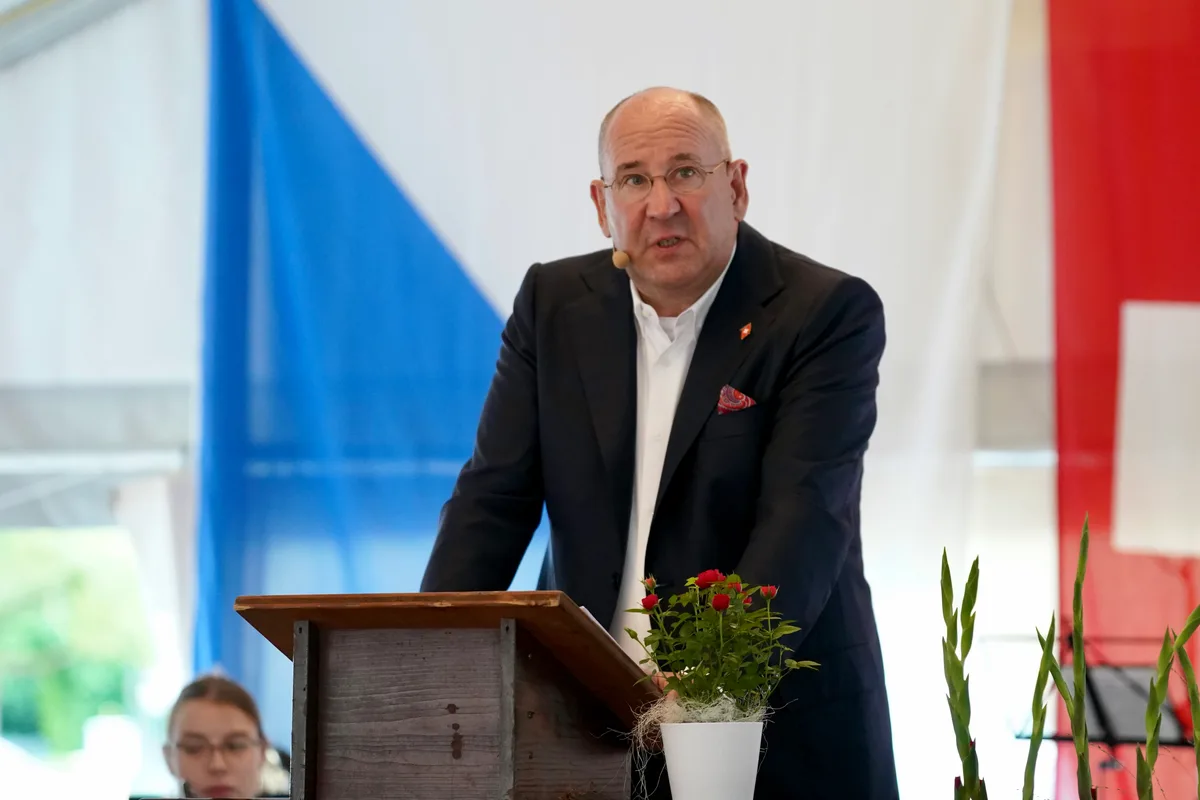 bundesfeier_duebendorf_rednerchristofdomeisen_4_mav Christof Domeisen weist auf die Interessen der Region Glattal hin., Für Unterhaltung sorgte die Stadt- und Jugendmusik.