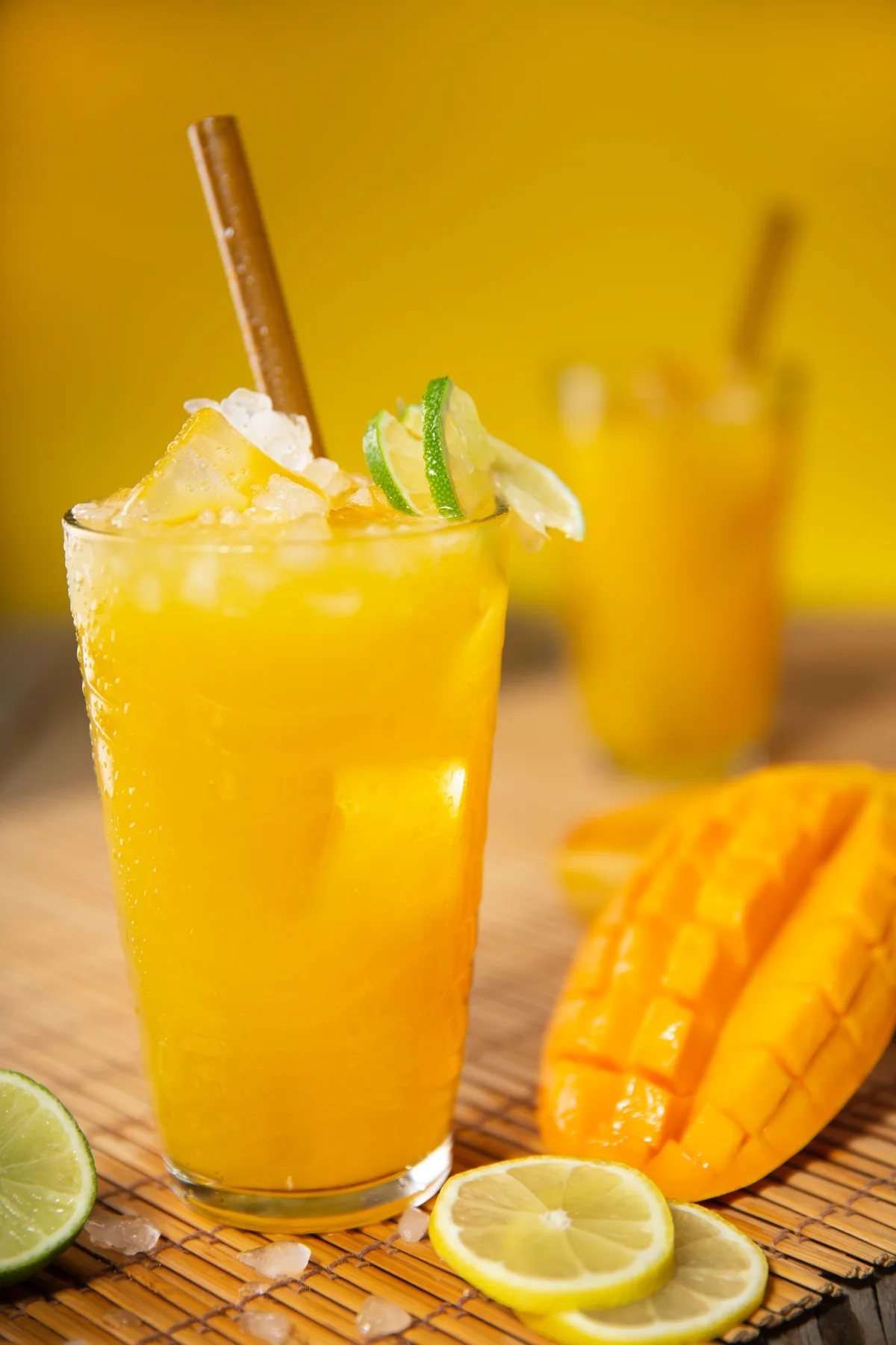 Mango-Tee in Gläsern.