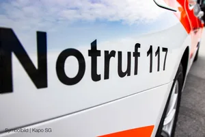 25_polizei_notrufnummer_8_20_kpsg Wenn man die Polizei ruft, kommt sie und bleibt, bis die Lage geklärt ist – auch wenn das jemandem nicht passt.