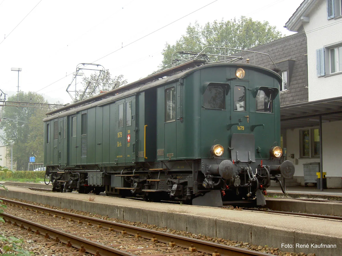 Diese historische Elektro-Lokomotive kommt am Sonntag zum Einsatz. , Für Fahrten mit einer Dampflokomotive ist es zu trocken. , Deshalb wird dieses Wochenende nicht eingeheizt.