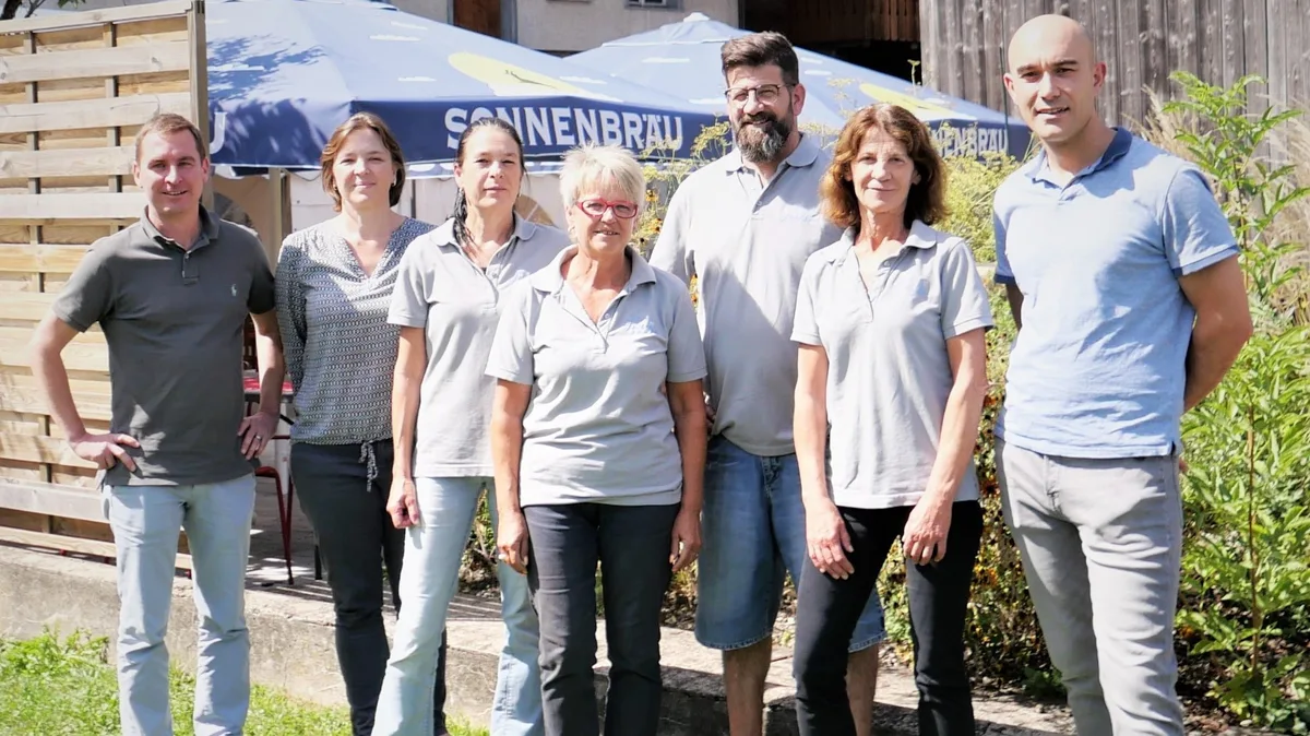 team_frieden13 Das «Frieden»-Team: Elias Furrer, Julia Furrer, Tamara Malina, Madeleine Röck, Peter Lüthi, Ingrid Schwarz, Poly Papadopoulos