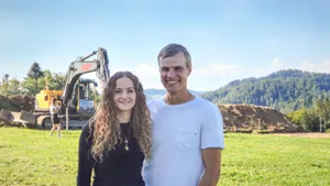 untererwolfsberg-christina-remo-frauchiger-neu Freuen sich über den Baubeginn: Christina und Remo Frauchiger.