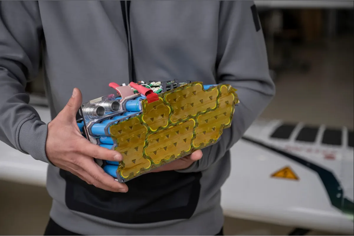 ETH-Studierende kommen Traum vom sauberen Fliegen in Dübendorf näher.